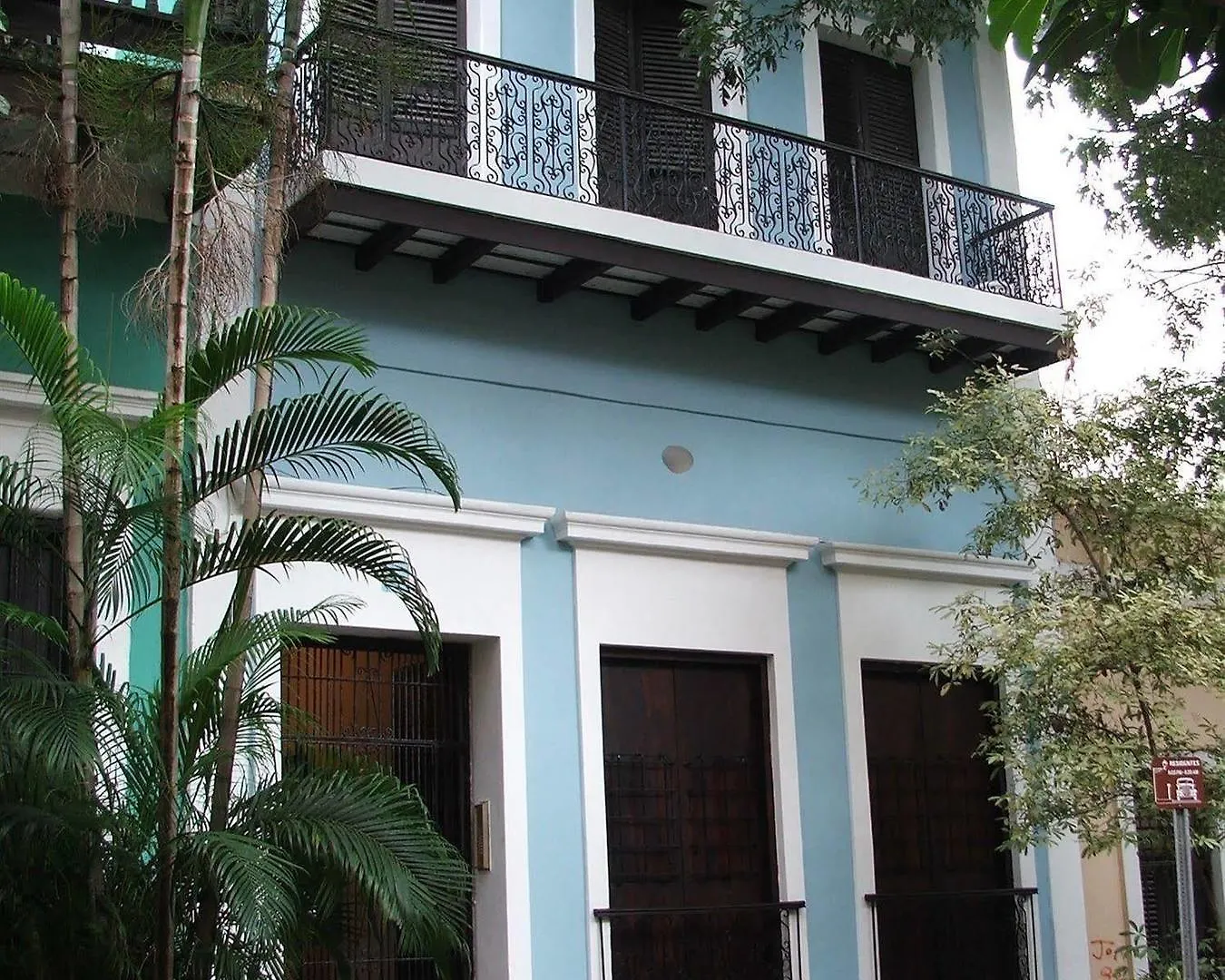 Caleta 64 Apartments location